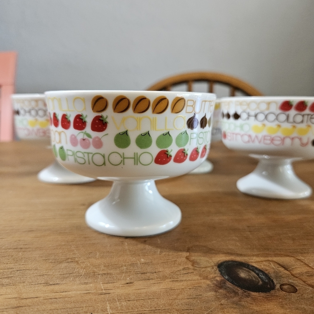 Toscany Collection Japan Set of 4 Vintage Ice Cream Dishes MCM Retro 70's